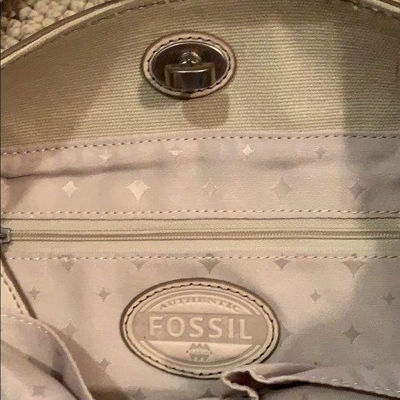 **NEW** Fossil purse - Picture 3 of 7